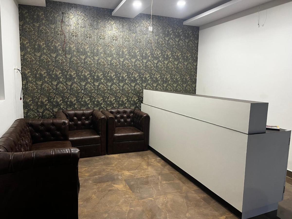 Roomquet Comfort Inn Prayagraj Extérieur photo
